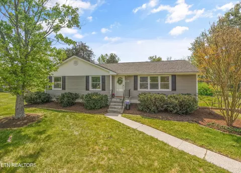 8520 Garrison Dr, Knoxville, TN 37931
