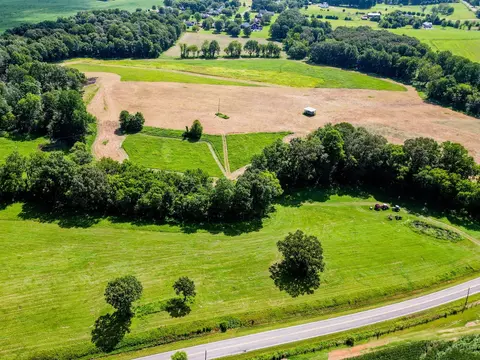 3988 Old Coopertown Rd, Springfield, TN 37172