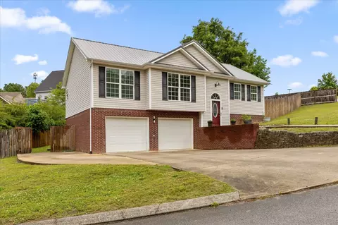 9451 Hackberry Ln, Soddy Daisy, TN 37379
