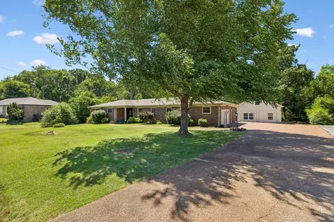 216 Bartonwood Dr, Lebanon, TN 37087