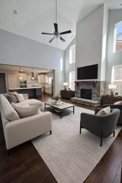 Living - 642 Beamon Dr, Franklin, TN 37064 photo 1 of 1
