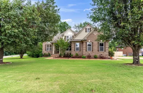 9441 Lake Bridge Dr, Lakeland, TN 38002