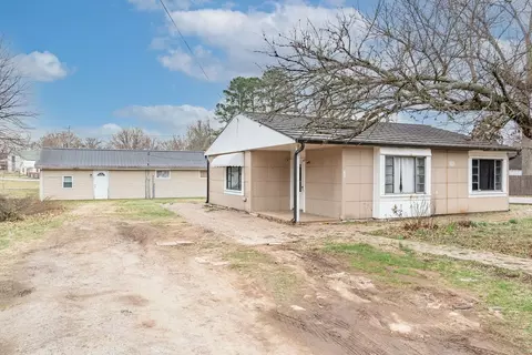 439 W Park St, Guthrie, KY 42234