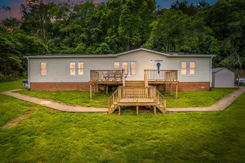593 Rogues Fork Rd, Bethpage, TN 37022