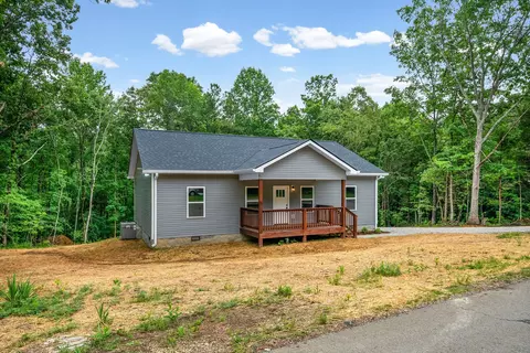 690 Brazzle Rd, Waverly, TN 37185