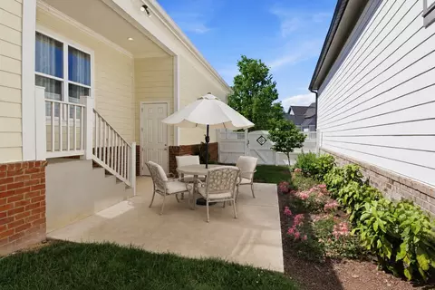 Exterior - 2012 Erwin St, Franklin, TN 37064 photo 8 of 16
