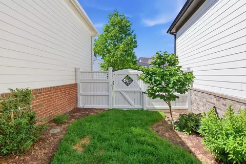 Exterior - 2012 Erwin St, Franklin, TN 37064 photo 10 of 16