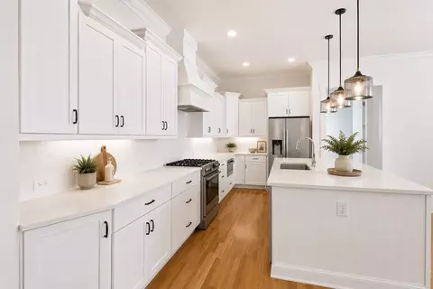 Kitchen - 2012 Erwin St, Franklin, TN 37064 photo 1 of 2