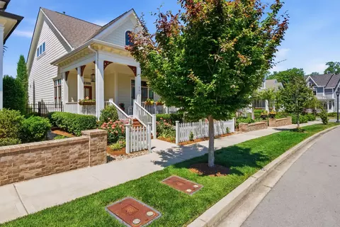 Exterior - 2012 Erwin St, Franklin, TN 37064 photo 7 of 16