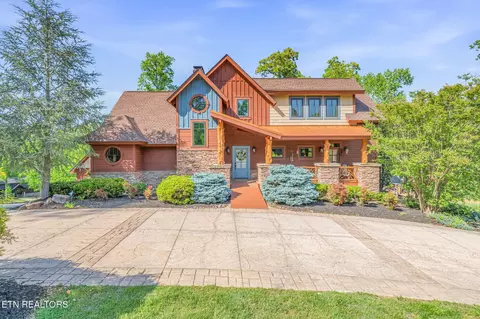305 Foxwood Dr, Caryville, TN 37714