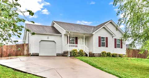 1228 Kendall Dr, Clarksville, TN 37042
