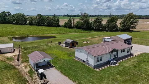 1198 David Patterson Rd, Lutts, TN 38471