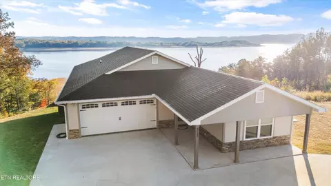 313 Sunrise Tr, Dandridge, TN 37725