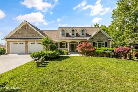 2177 Riverview Dr, Dandridge, TN 37725