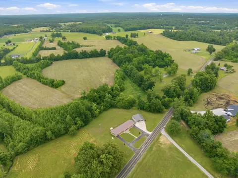 944 Brooksie Thompson Rd, Decaturville, TN 38329
