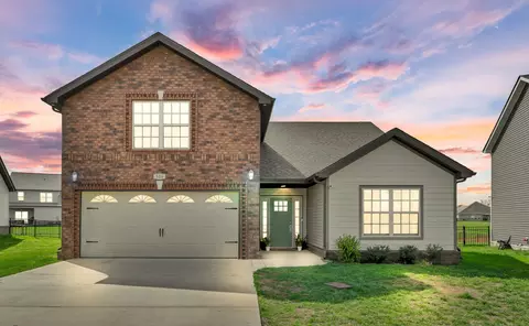 516 Castle Pinckney Ln, Clarksville, TN 37042