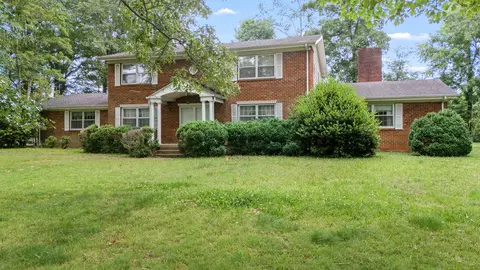 205 Arnold Ave, Tullahoma, TN 37388