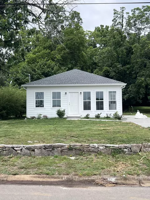 612 E Madison St, Pulaski, TN 38478