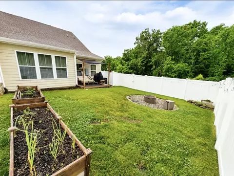 385 S Downs Cir, Goodlettsville, TN 37072