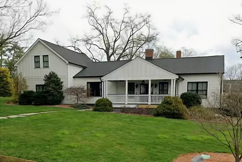 227 N Hermitage Ave, Lookout Mountain, TN 37350