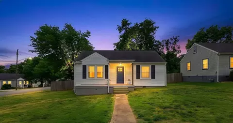 944 Chickasaw Ave, Nashville, TN 37207