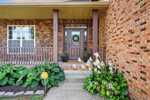 966 Willow Cir, Clarksville, TN 37043