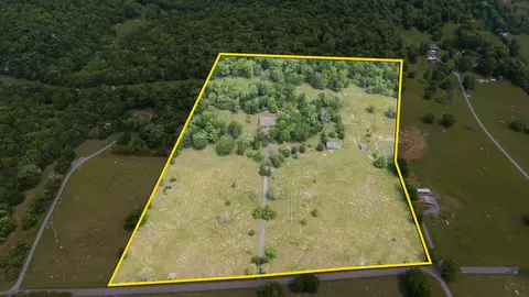 32 Grisham Rd, Fayetteville, TN 37334