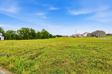 705 Sandringham Ct, Clarksville, TN 37043