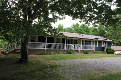 110 Towering Oaks Dr, Tennessee Ridge, TN 37178