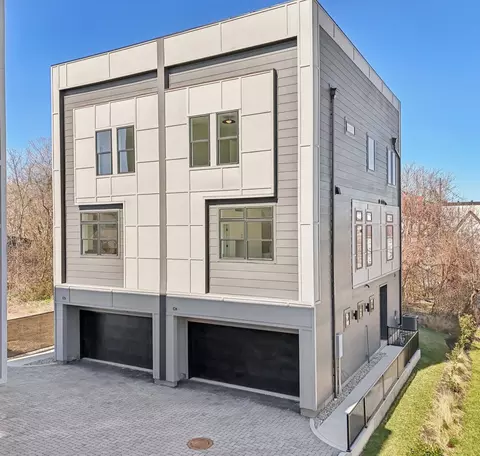 107 E 9th St #C5, Columbia, TN 38401