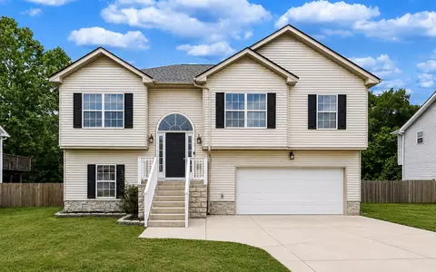 1349 Mutual Dr, Clarksville, TN 37042