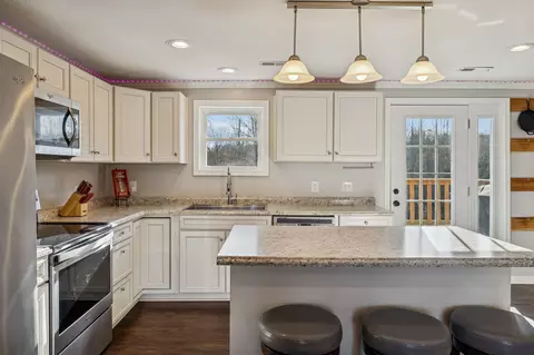 Kitchen - 411 Purtle Rd, Lafayette, TN 37083 photo 2 of 4