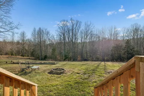 Exterior - 411 Purtle Rd, Lafayette, TN 37083 photo 5 of 12