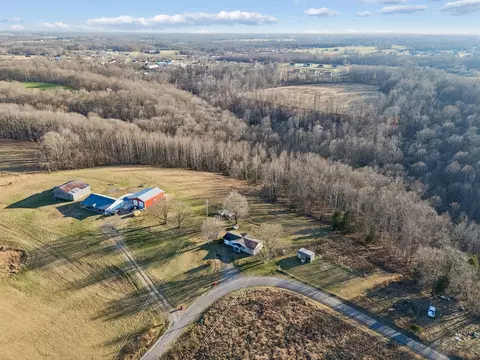 View/Area - 411 Purtle Rd, Lafayette, TN 37083 photo 6 of 7
