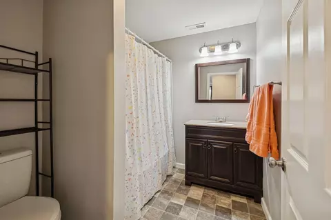 Bath - 411 Purtle Rd, Lafayette, TN 37083 photo 3 of 3