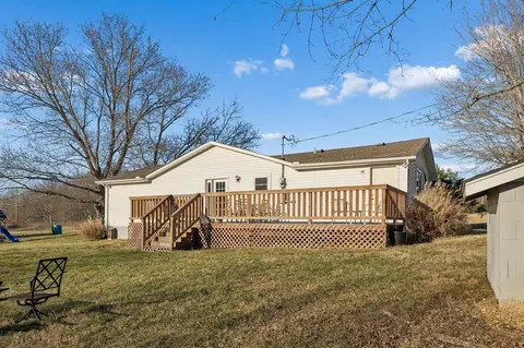 Exterior - 411 Purtle Rd, Lafayette, TN 37083 photo 7 of 12
