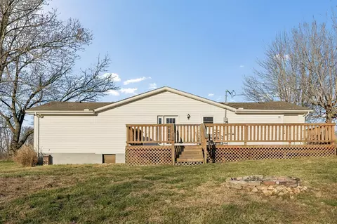 Exterior - 411 Purtle Rd, Lafayette, TN 37083 photo 6 of 12