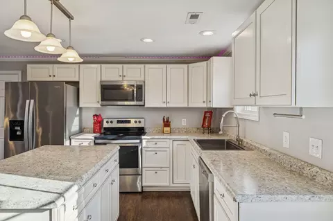 Kitchen - 411 Purtle Rd, Lafayette, TN 37083 photo 3 of 4