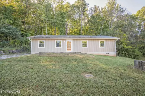 2212 Knollcrest Ln, Knoxville, TN 37920