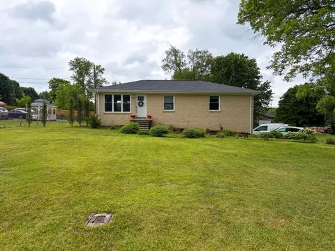 21 Larkspur Ave, Lebanon, TN 37090