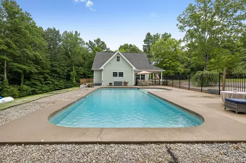 Exterior - 7916 E Plunders Creek Rd, Dickson, TN 37055 photo 9 of 14