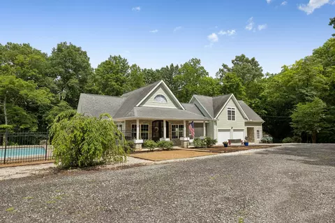 Exterior - 7916 E Plunders Creek Rd, Dickson, TN 37055 photo 3 of 14