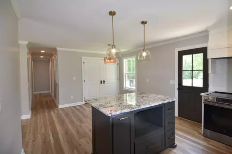 Entry Way - 41 Peppertown Rd, Loretto, TN 38469 photo 2 of 2