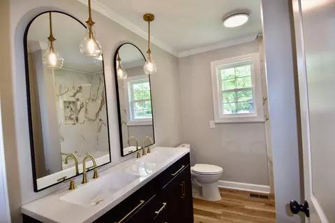 Bath - 41 Peppertown Rd, Loretto, TN 38469 photo 2 of 2