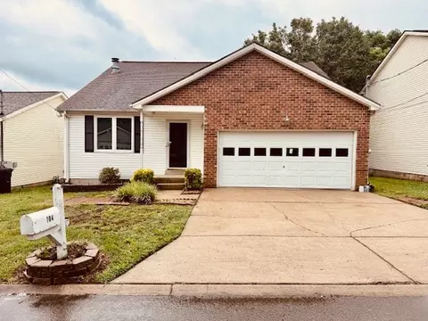104 Edgehill Ln, Hendersonville, TN 37075