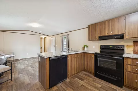 108 Lyell Rd, Hohenwald, TN 38462