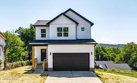 126 Henry Ave, Knoxville, TN 37920