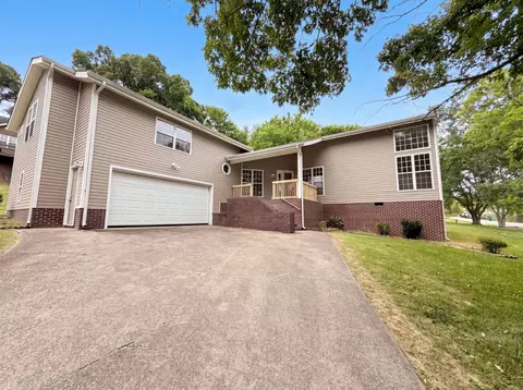 2011 Wild Cherry Dr, Lewisburg, TN 37091