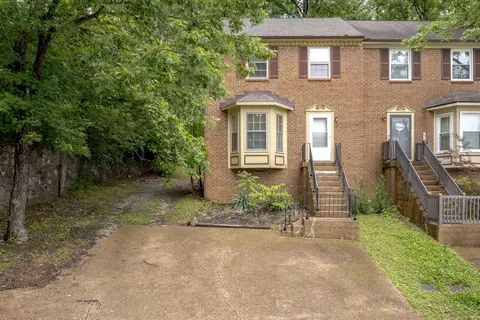 1034 Pleasant View Dr, Nashville, TN 37214