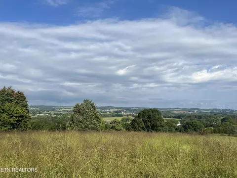 32 High Ridge Rd, Sweetwater, TN 37874